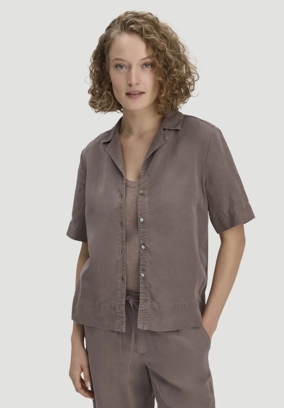 hessnatur Bluse Relaxed aus TENCEL™ Lyocell mit Leinen von mocca New