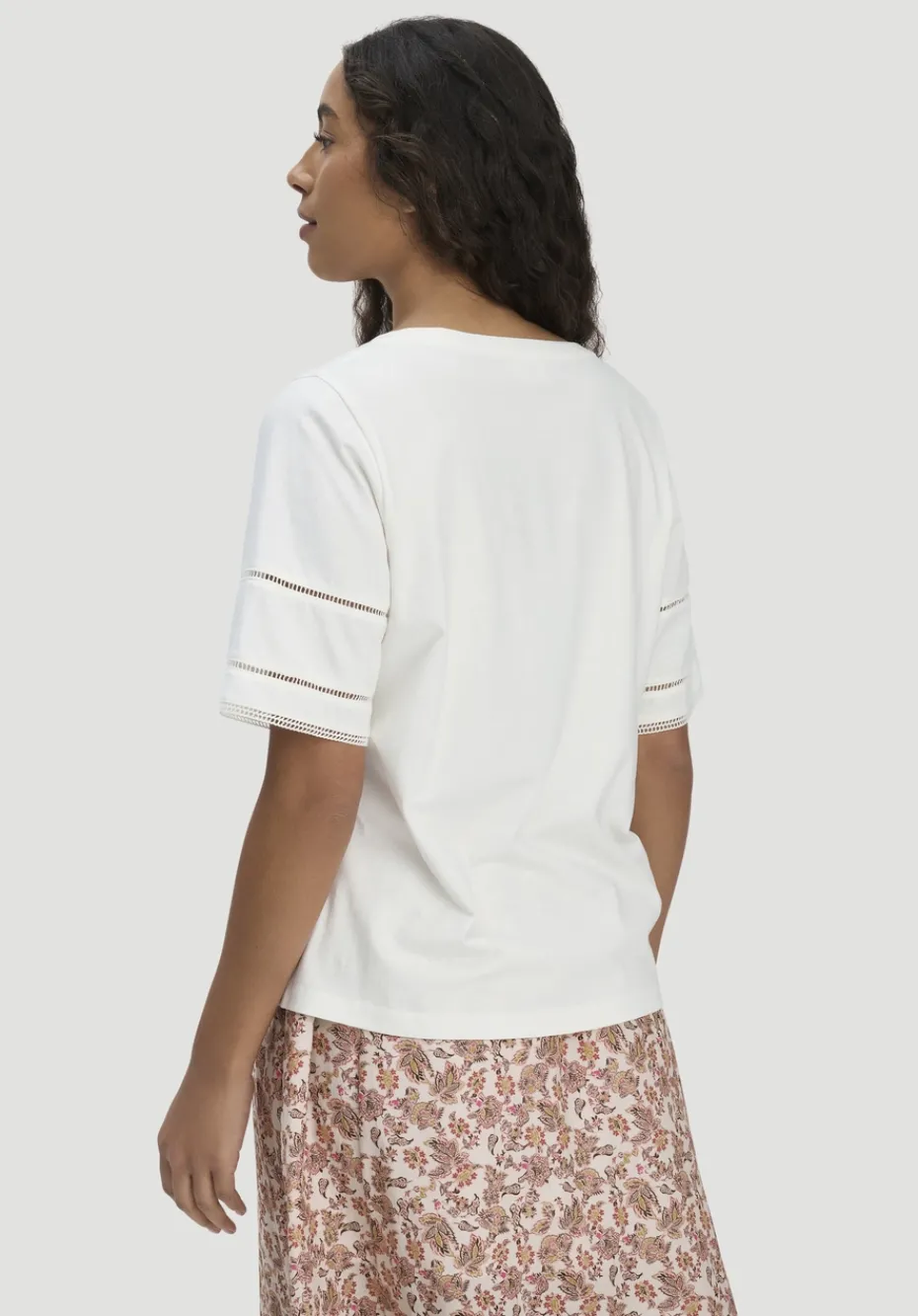 hessnatur Bohemian Lace-T-Shirt Oversize aus reiner Bio-Baumwolle von naturweiss