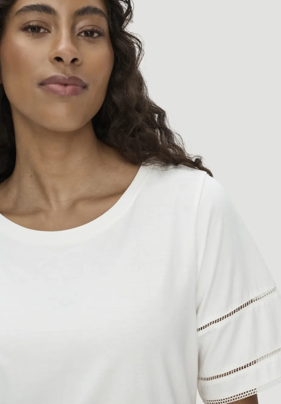 hessnatur Bohemian Lace-T-Shirt Oversize aus reiner Bio-Baumwolle von naturweiss