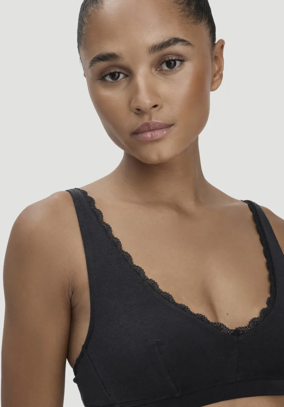 hessnatur Bustier COTTON FEEL LACE aus Bio-Baumwolle von schwarz Sale