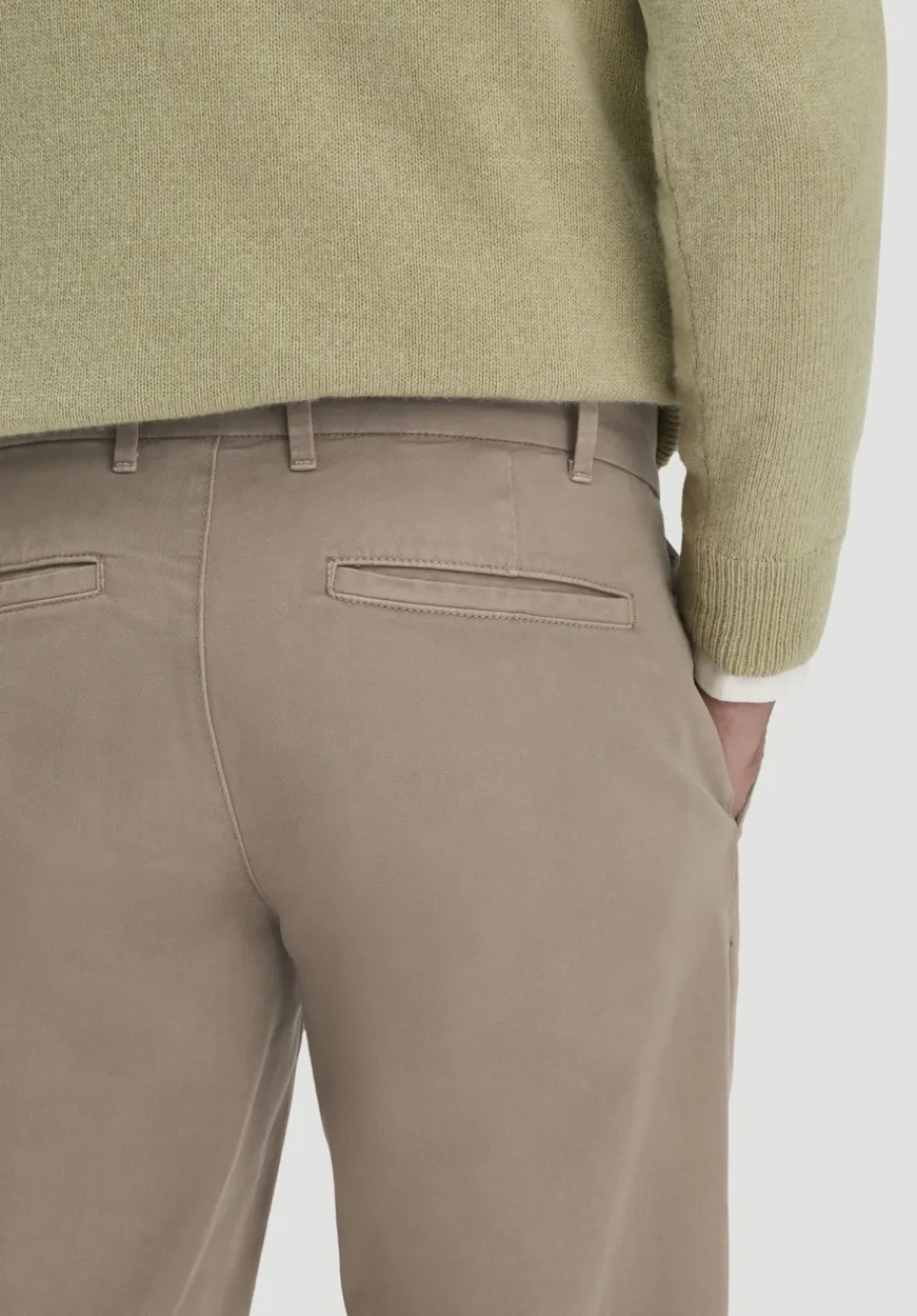 hessnatur Chino LENN Regular aus Bio-Baumwolle von lehm Hot