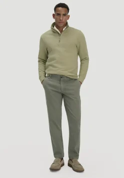 hessnatur Chino LENN Regular aus Bio-Baumwolle von oliv Outlet