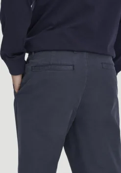hessnatur Chino RONNEL Relaxed aus reiner Bio-Baumwolle von marine Discount