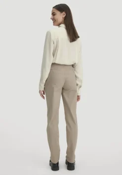 hessnatur Chino Straight Leg Regular aus Bio-Baumwolle von sand Online