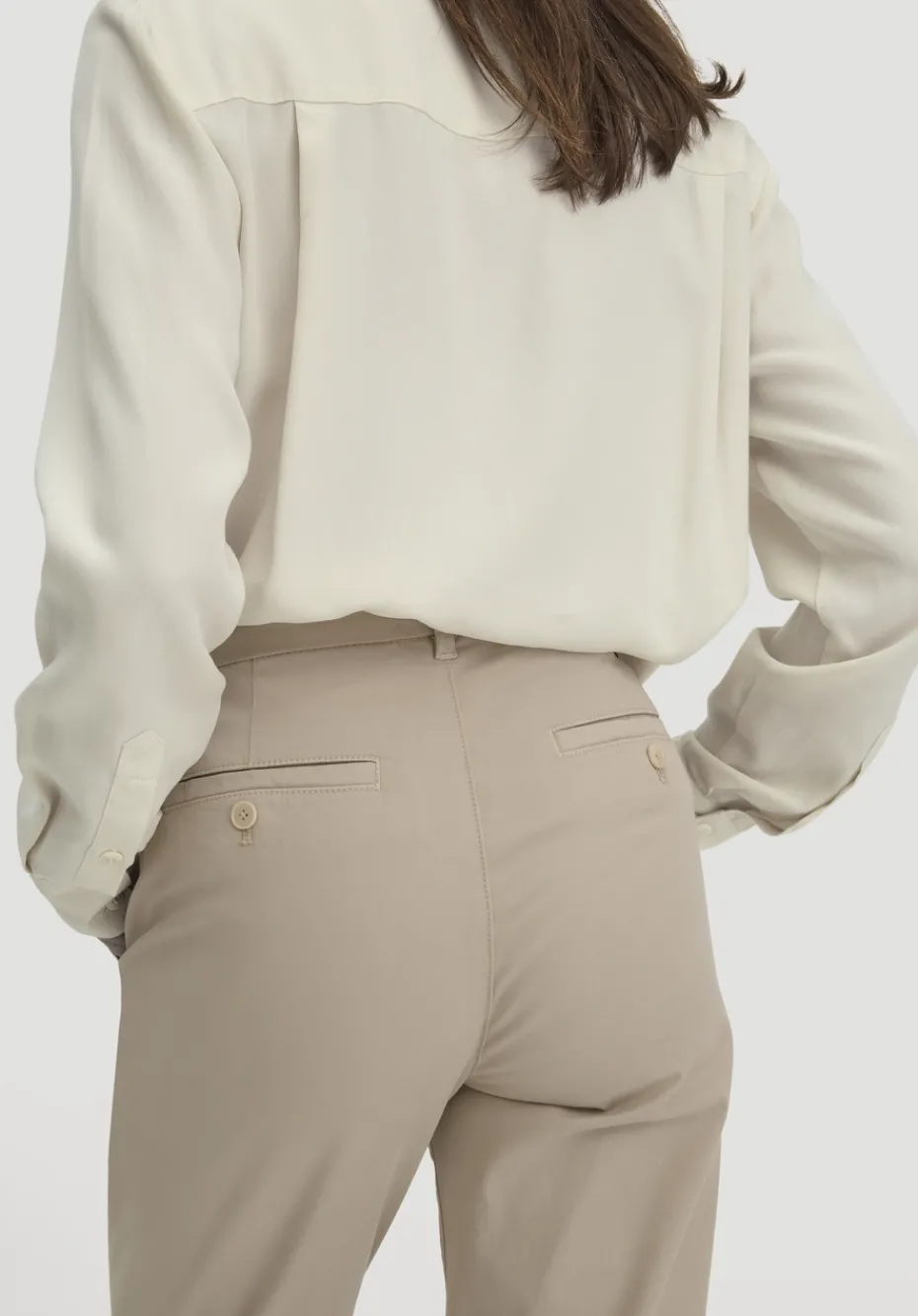 hessnatur Chino Straight Leg Regular aus Bio-Baumwolle von sand Online