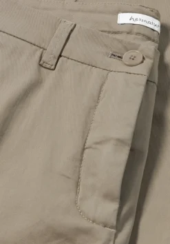 hessnatur Chino Straight Leg Regular aus Bio-Baumwolle von sand Online