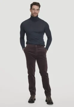 hessnatur Cordhose LENN Regular aus Bio-Baumwolle von schwarzbeere Hot