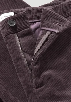 hessnatur Cordhose LENN Regular aus Bio-Baumwolle von schwarzbeere Hot