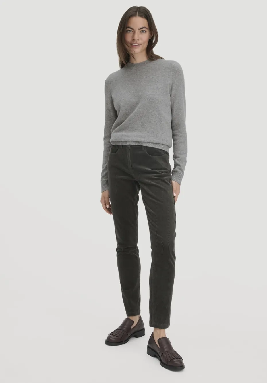 hessnatur Cordhose Slim Leg Regular aus Bio-Baumwolle von tannengrün Best