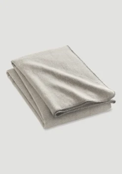 hessnatur Decke MERLE aus reiner Bio-Baumwolle von grau Sale