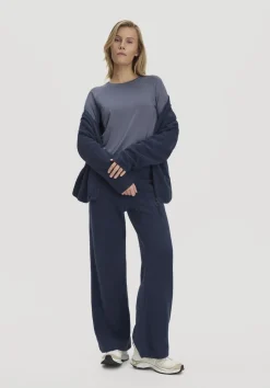 hessnatur Fleece Hose Relaxed ACTIVE LIGHT aus reiner Bio-Baumwolle von mitternachtsblau