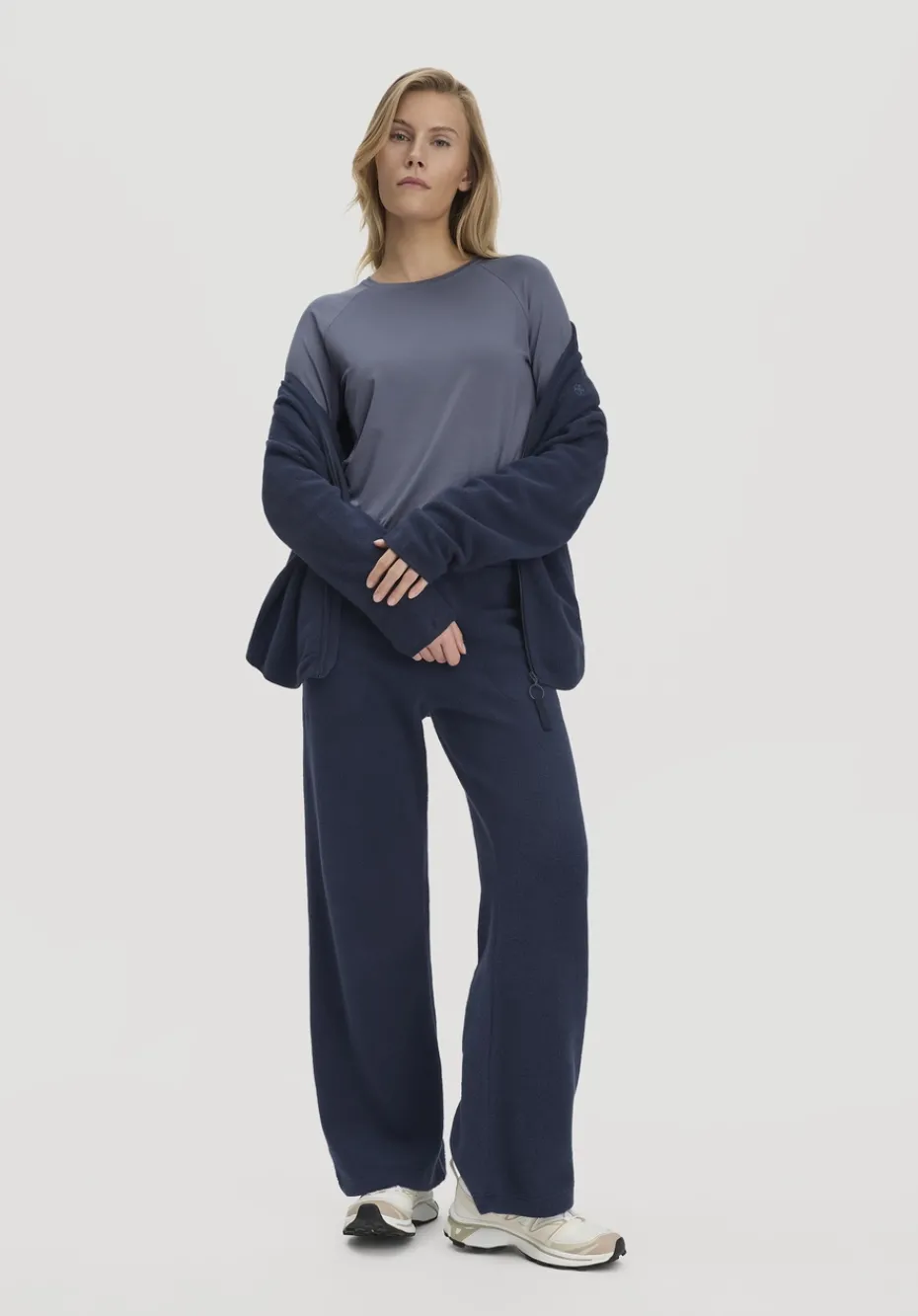 hessnatur Fleece Hose Relaxed ACTIVE LIGHT aus reiner Bio-Baumwolle von mitternachtsblau