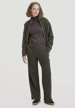 hessnatur Fleece Hose Relaxed ACTIVE LIGHT aus reiner Bio-Baumwolle von tannengrün Sale