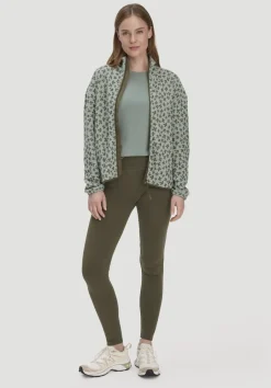 hessnatur Fleece Jacke Relaxed ACTIVE LIGHT aus reiner Bio-Baumwolle von mattgrün