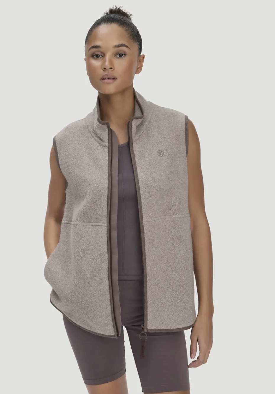 hessnatur Fleece Weste Regular ACTIVE LIGHT aus reiner Bio-Baumwolle von mandelbraun Clearance