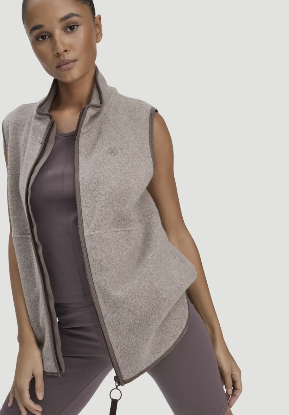hessnatur Fleece Weste Regular ACTIVE LIGHT aus reiner Bio-Baumwolle von mandelbraun Clearance