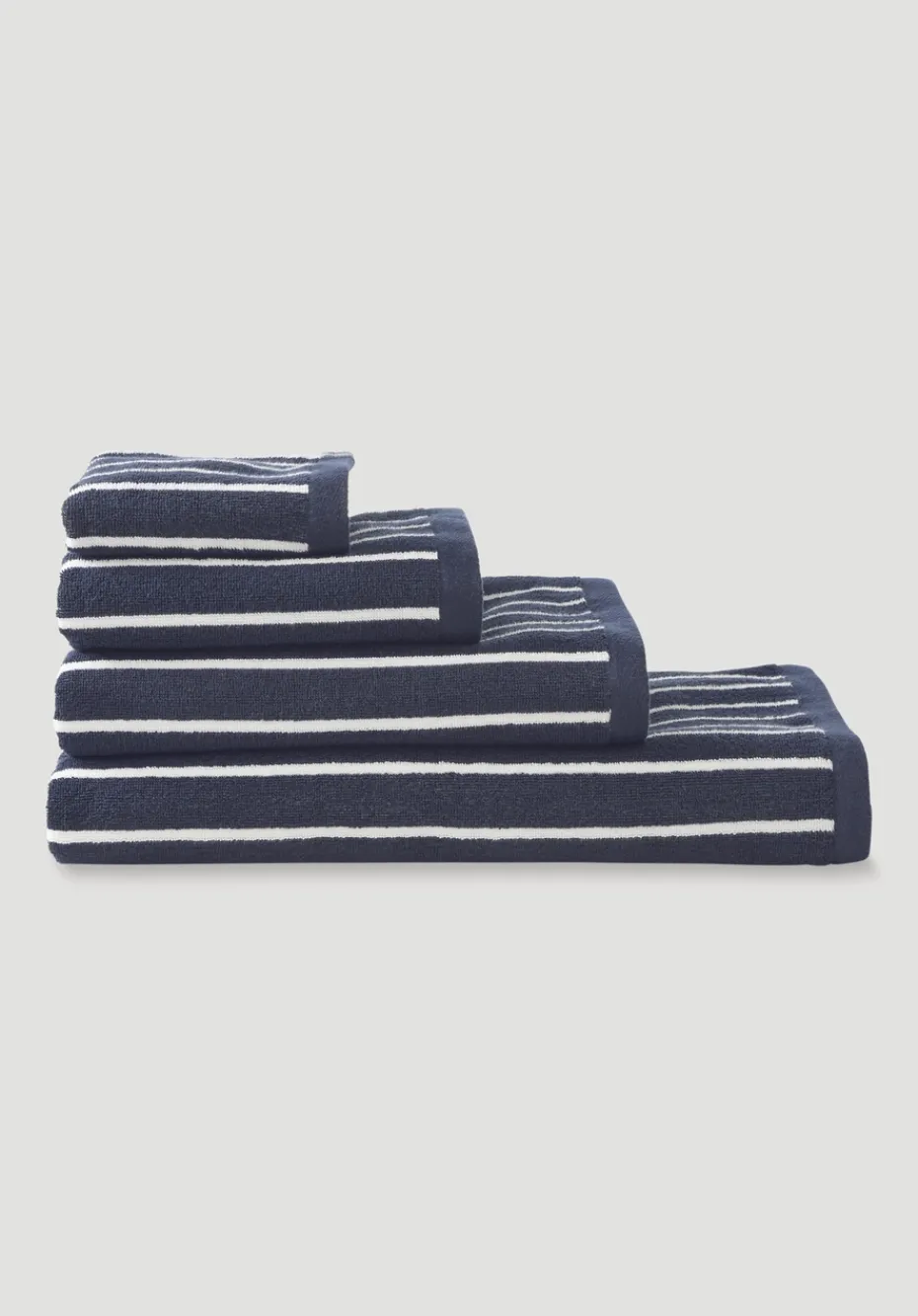 hessnatur Frottier-Handtuch Streifen aus reiner Bio-Baumwolle von tintenblau Hot