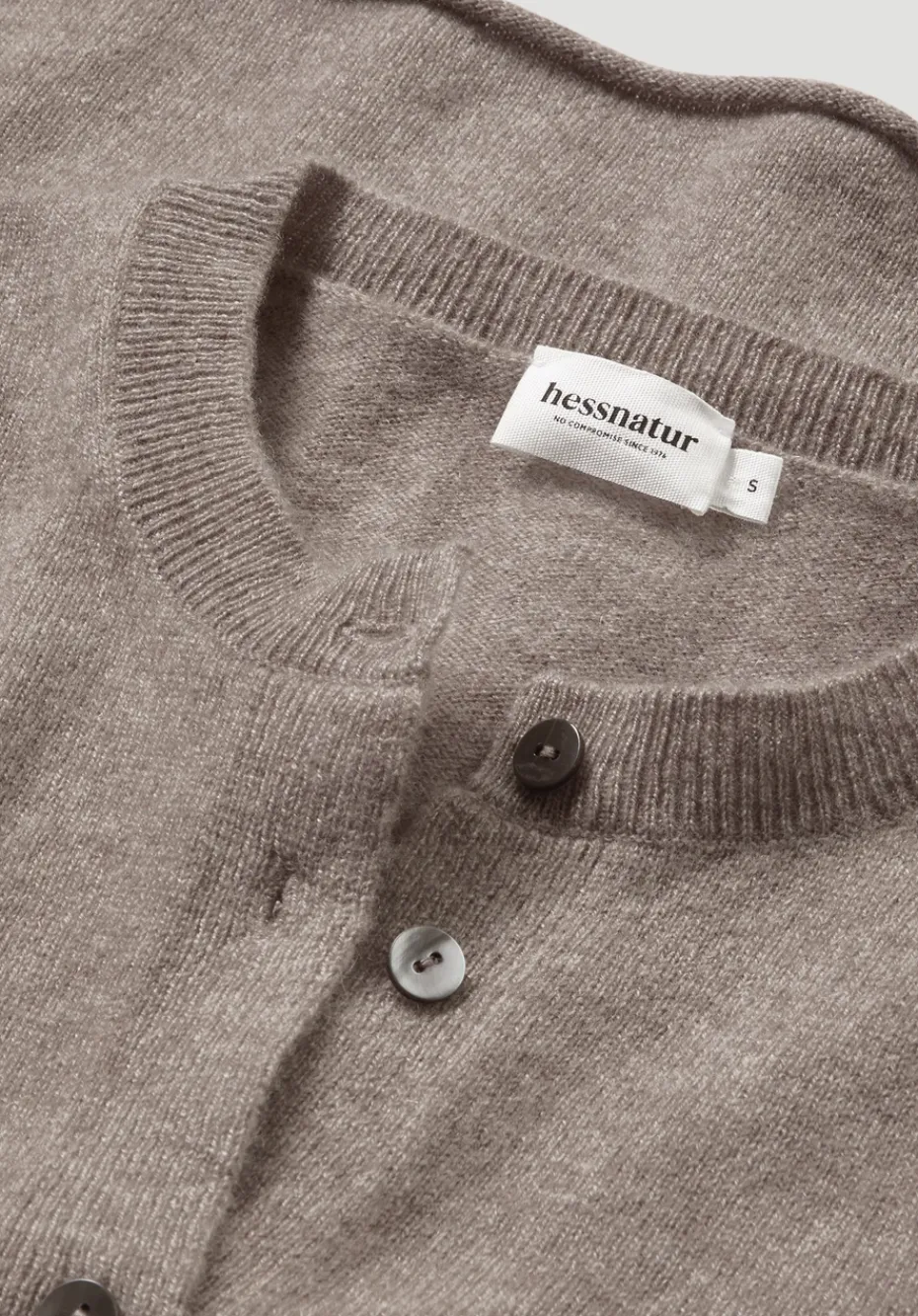 hessnatur FTC × Strick Jacke Regular aus reinem Cashmere von camel