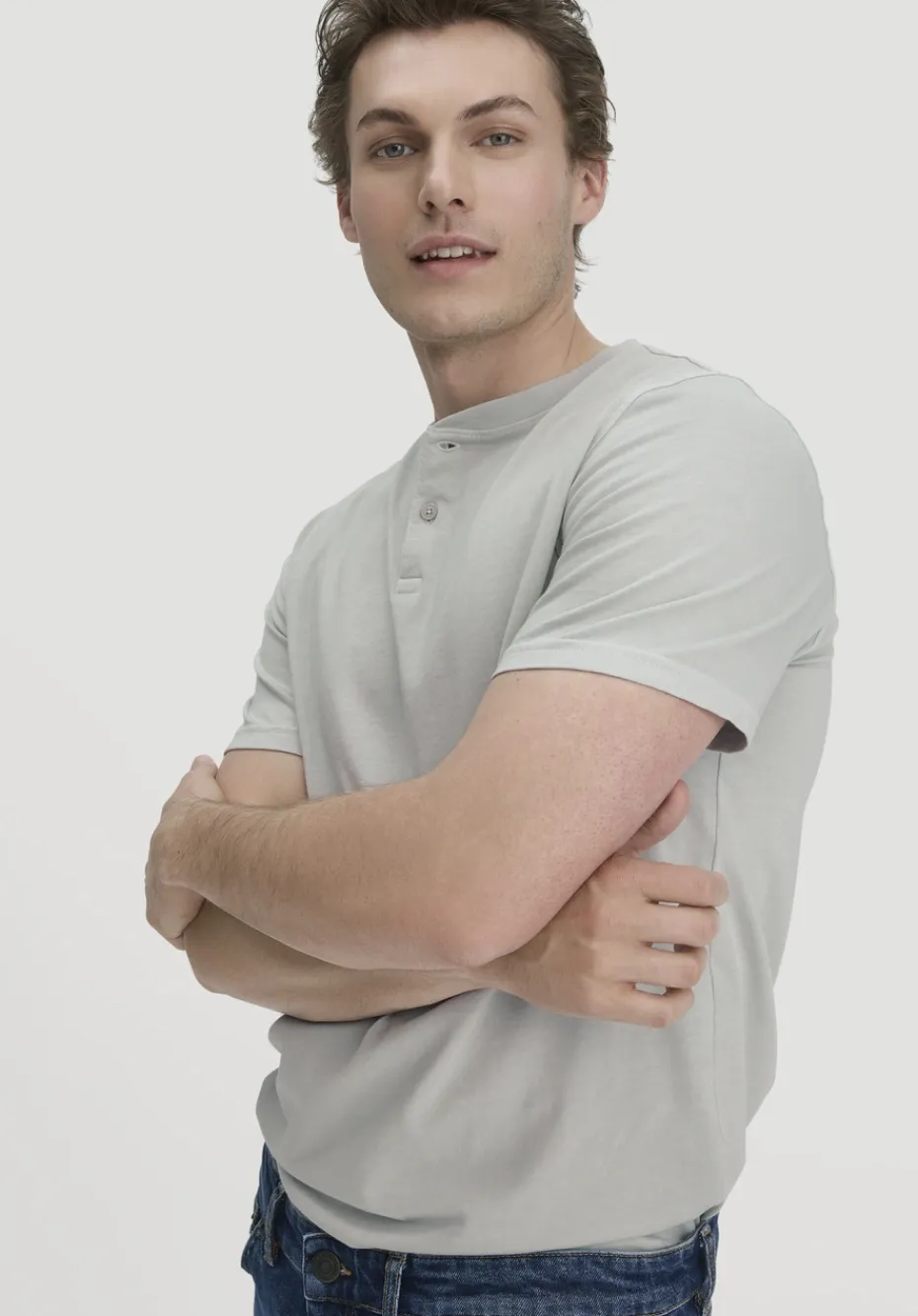 hessnatur Heavy Jersey Henley Shirt Relaxed aus reiner Bio-Baumwolle von nebelgrau New