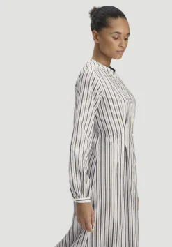 hessnatur Hemdblusenkleid mit Taillierung Maxi aus Bio-Baumwolle mit Leinen von naturweiss Hot