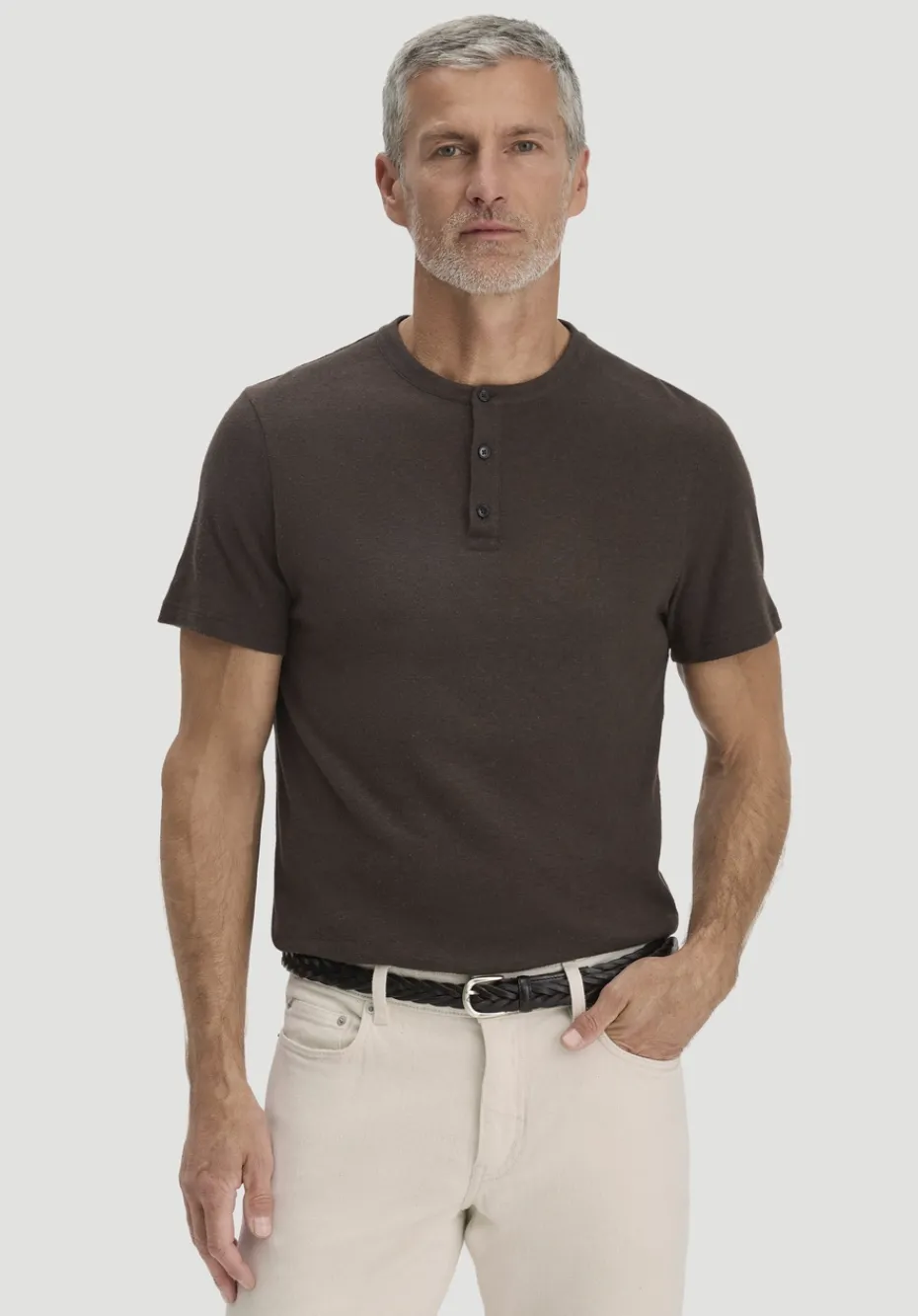 hessnatur Henley T-Shirt Regular aus Leinen und Bio-Baumwolle von kakao braun Outlet