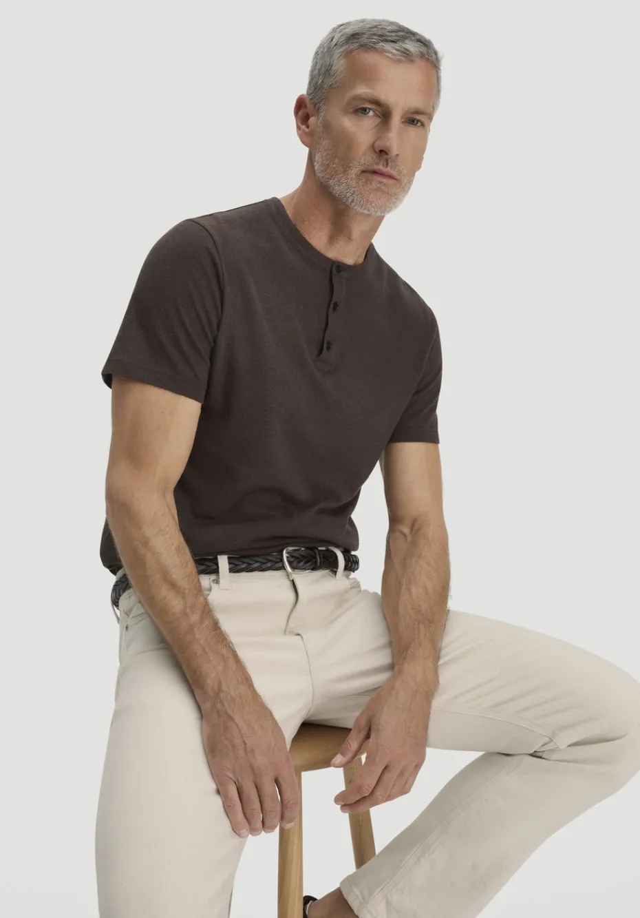 hessnatur Henley T-Shirt Regular aus Leinen und Bio-Baumwolle von kakao braun Outlet