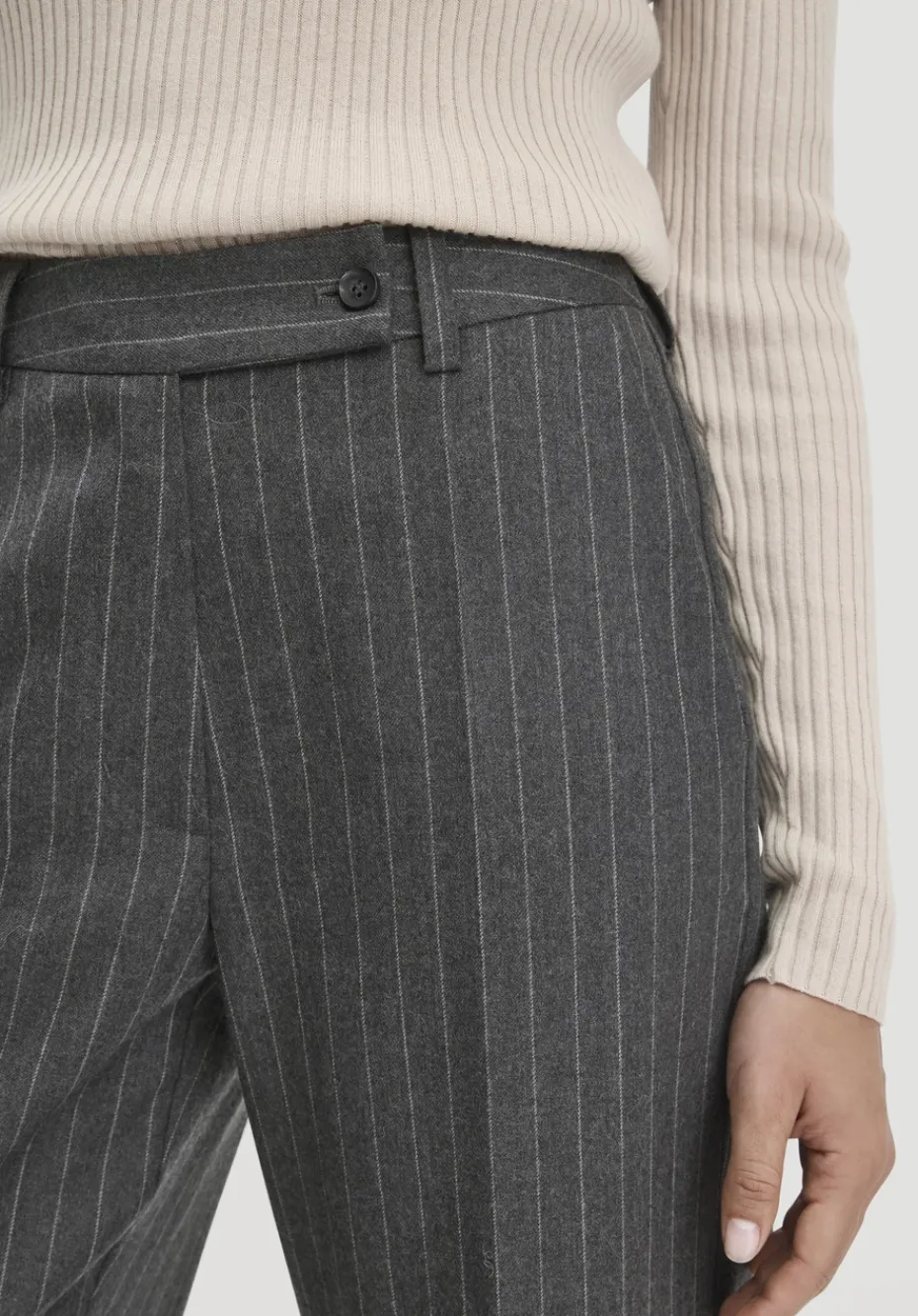 hessnatur Hose Nadelstreifen Relaxed aus reiner Bio-Schurwolle von anthrazit Discount