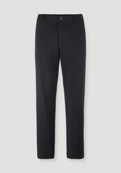 hessnatur Hose Smart Relaxed aus Bio-Baumwolle von schwarz