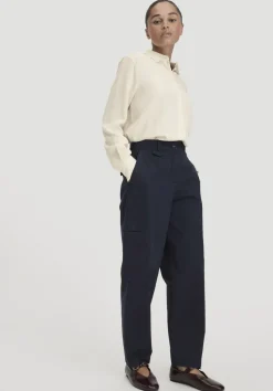 hessnatur Hose Soft Utility Cargo Relaxed aus Bio-Baumwolle von marine Hot