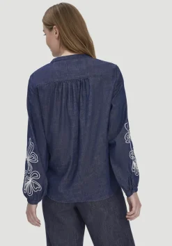 hessnatur Jeans Bluse Embroidery Relaxed aus reiner Bio-Baumwolle von pure blue Best