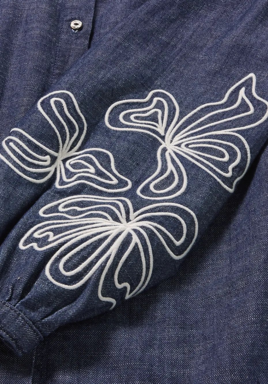 hessnatur Jeans Bluse Embroidery Relaxed aus reiner Bio-Baumwolle von pure blue Best