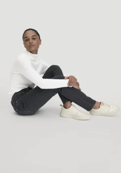 hessnatur Jeans HANNA High Rise Mom aus Bio-Denim von schwarz