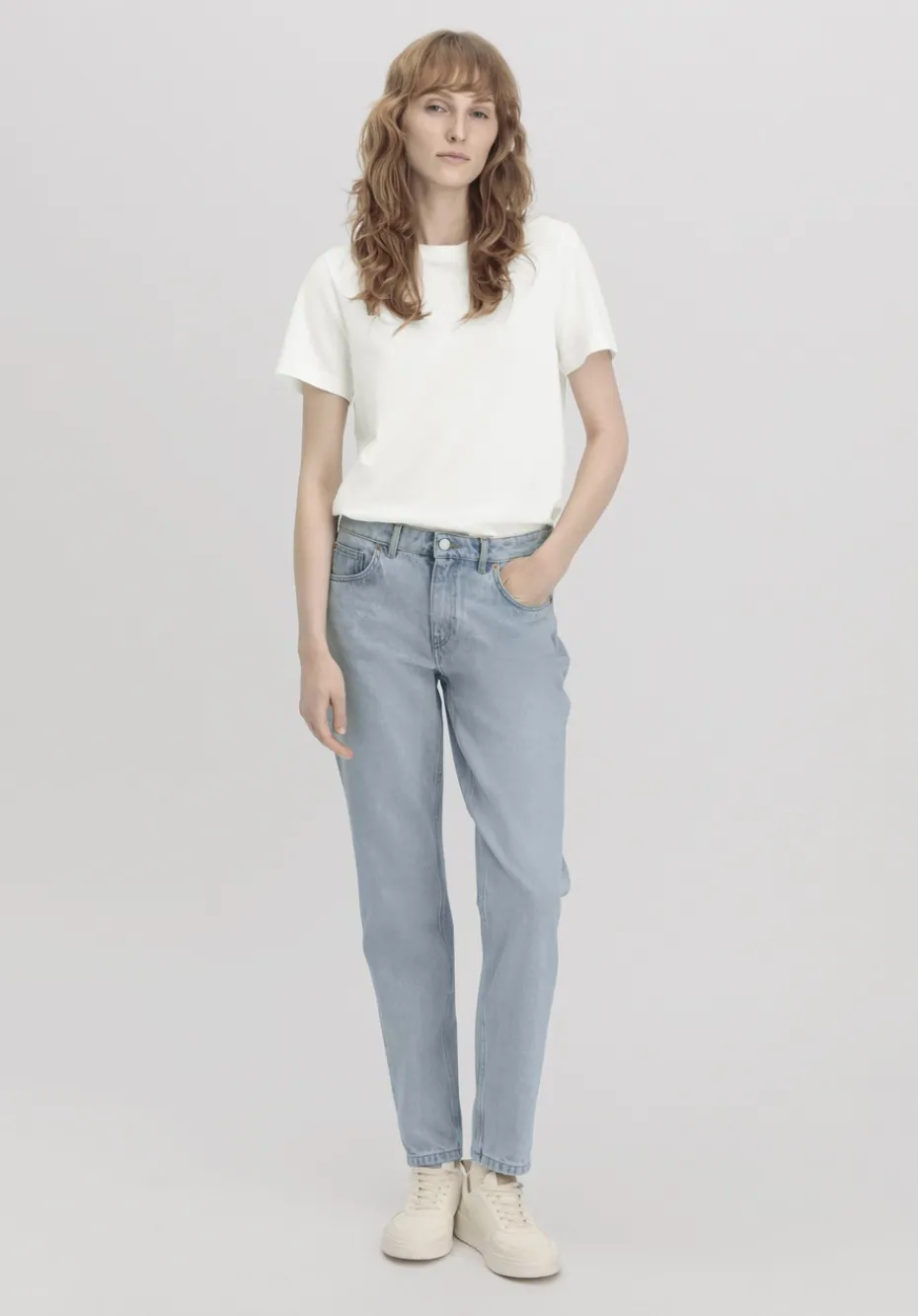 hessnatur Jeans HANNA Mom High Rise aus reinem Bio-Denim von light blue Discount