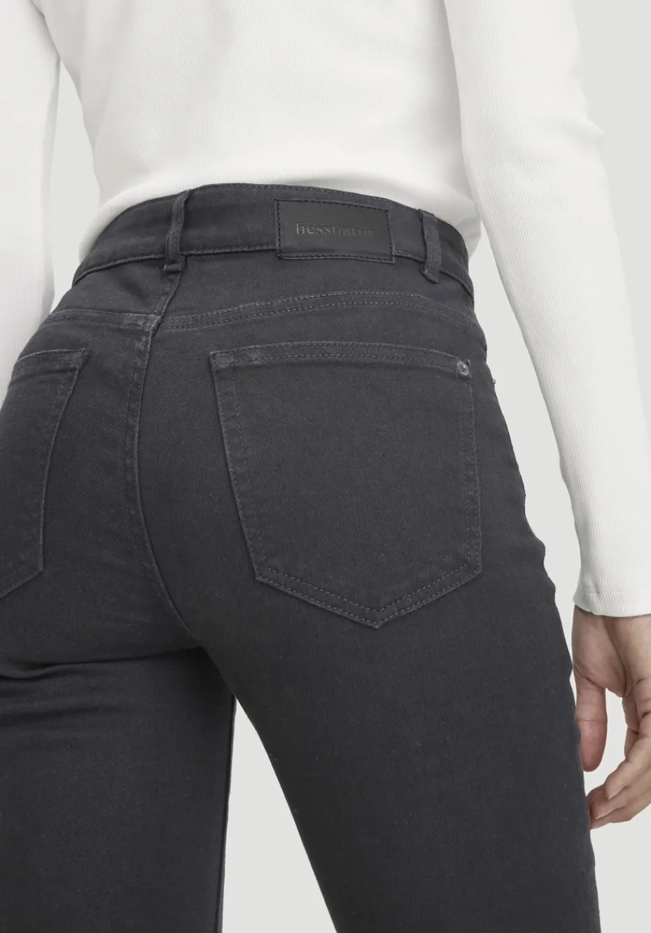 hessnatur Jeans LEA Slim aus Bio-Denim von black Hot