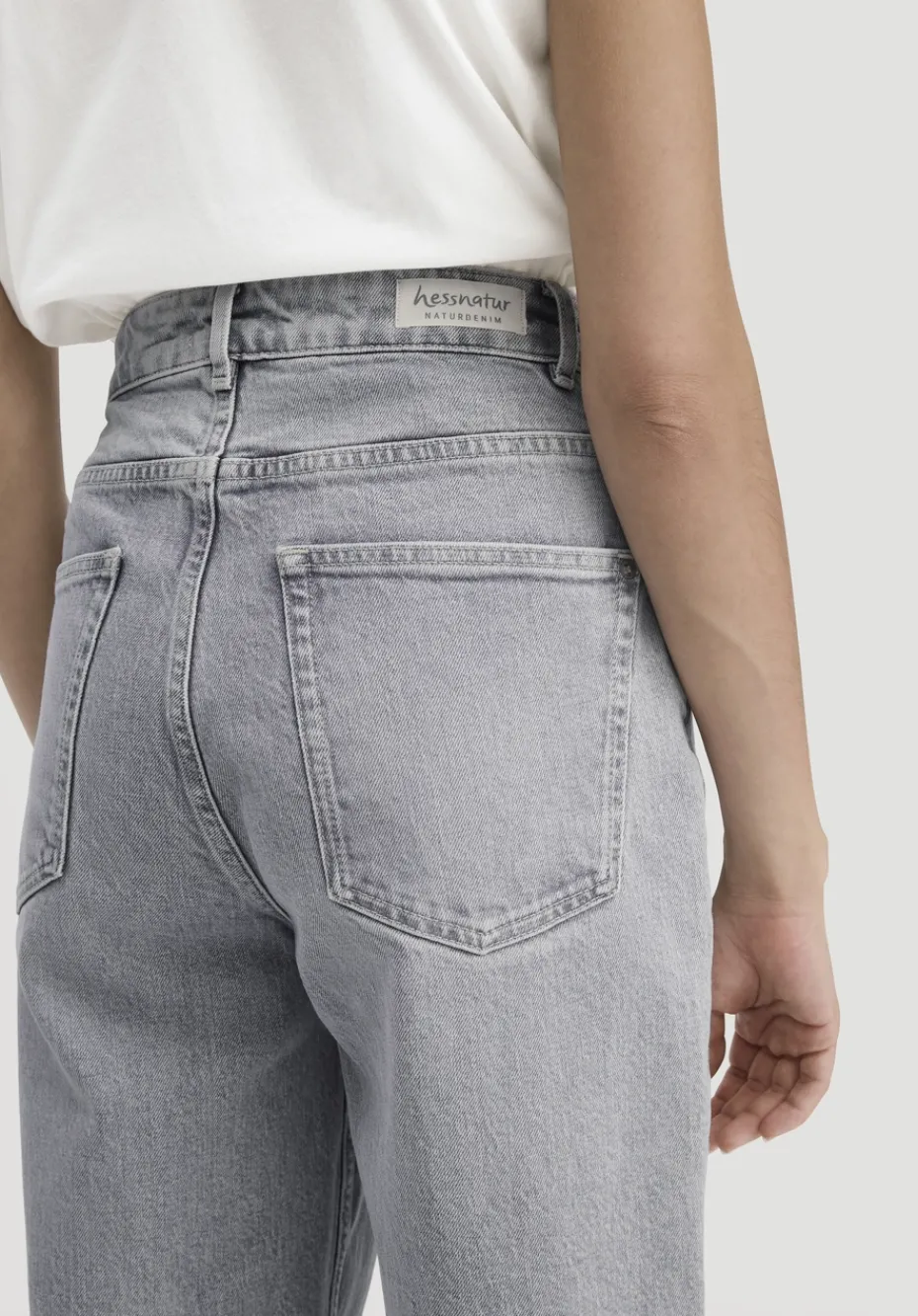 hessnatur Jeans NELE Barrel Leg aus Bio-Baumwolle von light grey Clearance