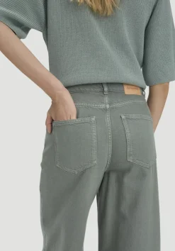hessnatur Jeans VONNA Super Wide Leg aus Bio-Baumwolle mit TENCEL™ Lyocell von mattgrün Outlet