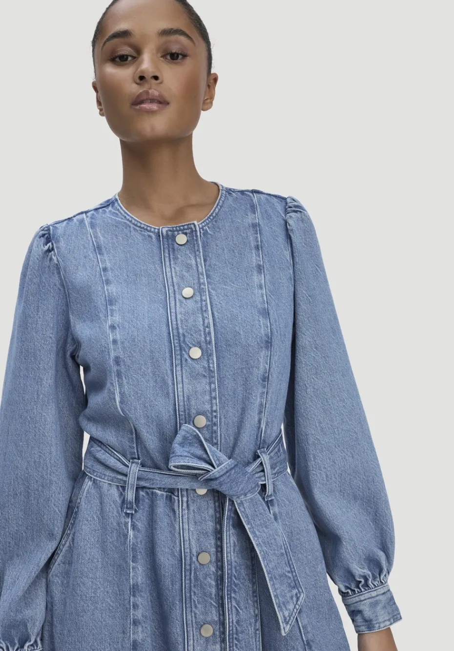 hessnatur Jeanskleid Regular Midi aus Bio-Baumwolle und TENCEL™ Lyocell von light blue Clearance
