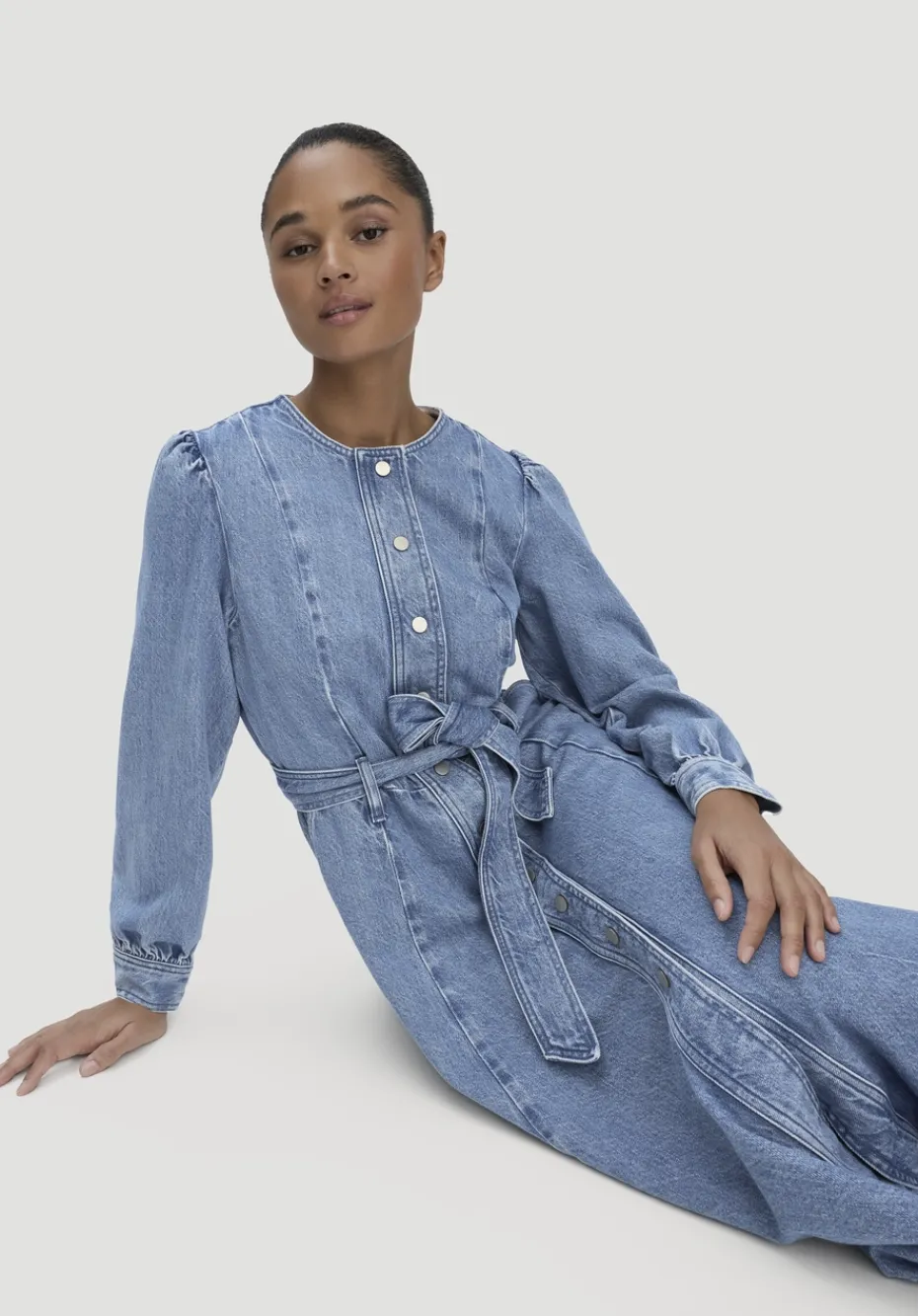 hessnatur Jeanskleid Regular Midi aus Bio-Baumwolle und TENCEL™ Lyocell von light blue Clearance