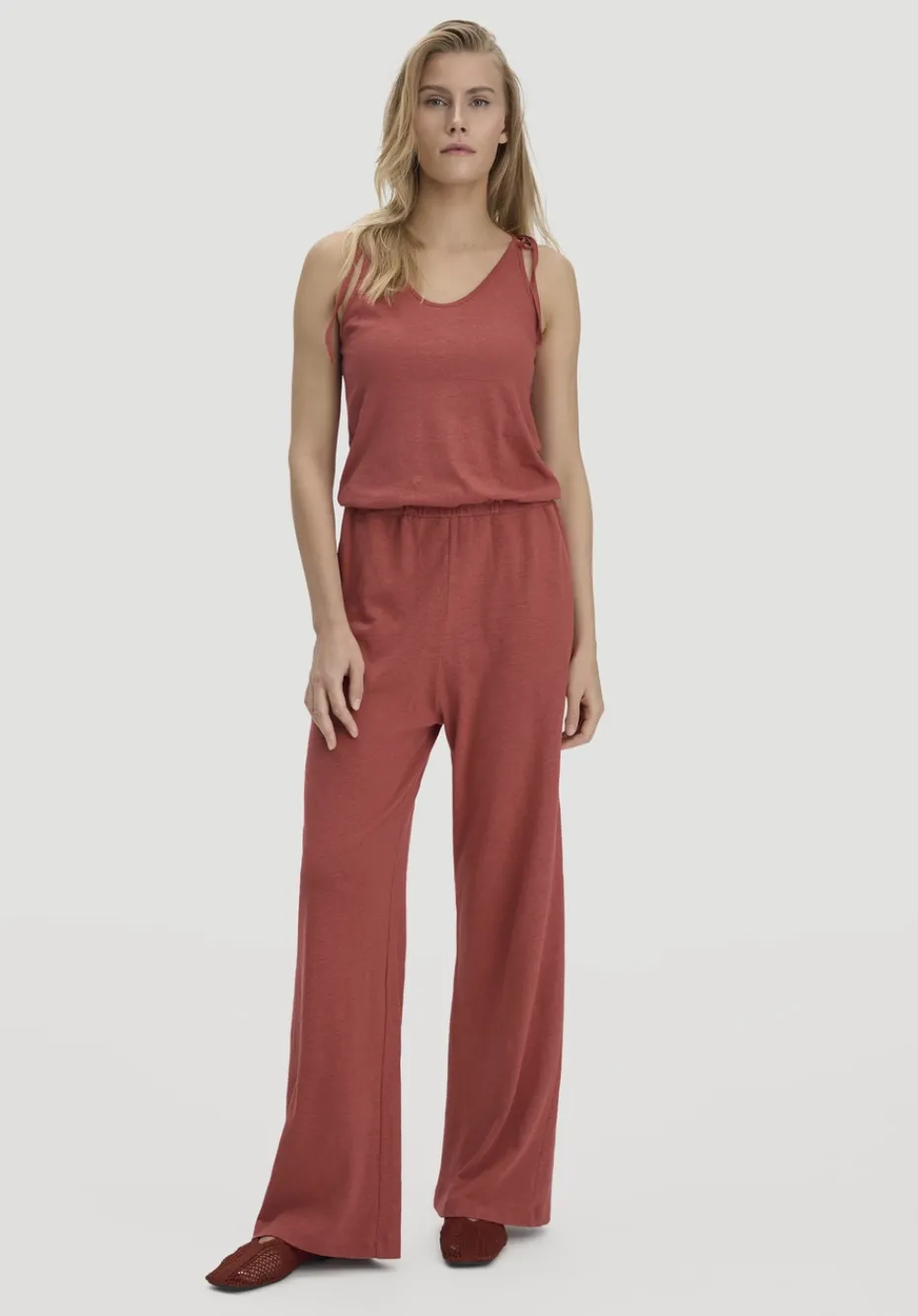 hessnatur Jersey Jumpsuit Relaxed aus Leinen und Bio-Baumwolle von terrakotta Clearance