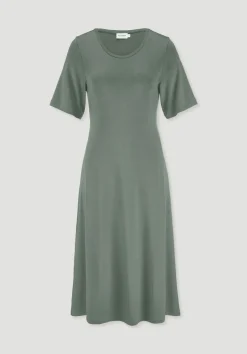 hessnatur Jersey Kleid Kniebedeckend Slim aus TENCEL™ Lyocell von mattgrün New