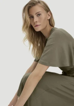hessnatur Jersey Kleid Kniebedeckend Slim aus TENCEL™ Lyocell von goldoliv Online