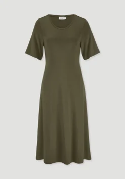 hessnatur Jersey Kleid Kniebedeckend Slim aus TENCEL™ Lyocell von goldoliv Online