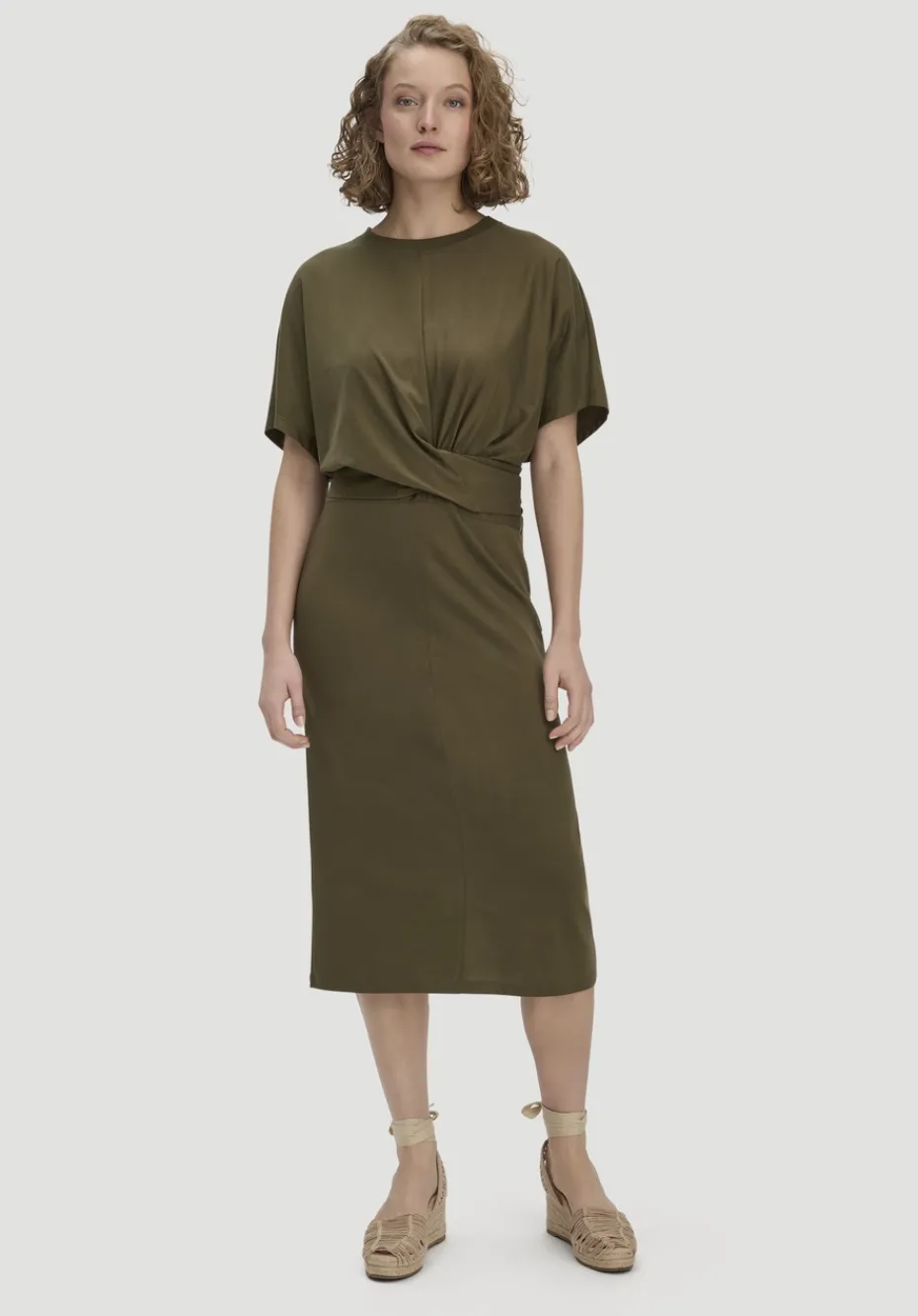 hessnatur Jersey Kleid Midi Oversize aus reiner Bio-Baumwolle von goldoliv Sale