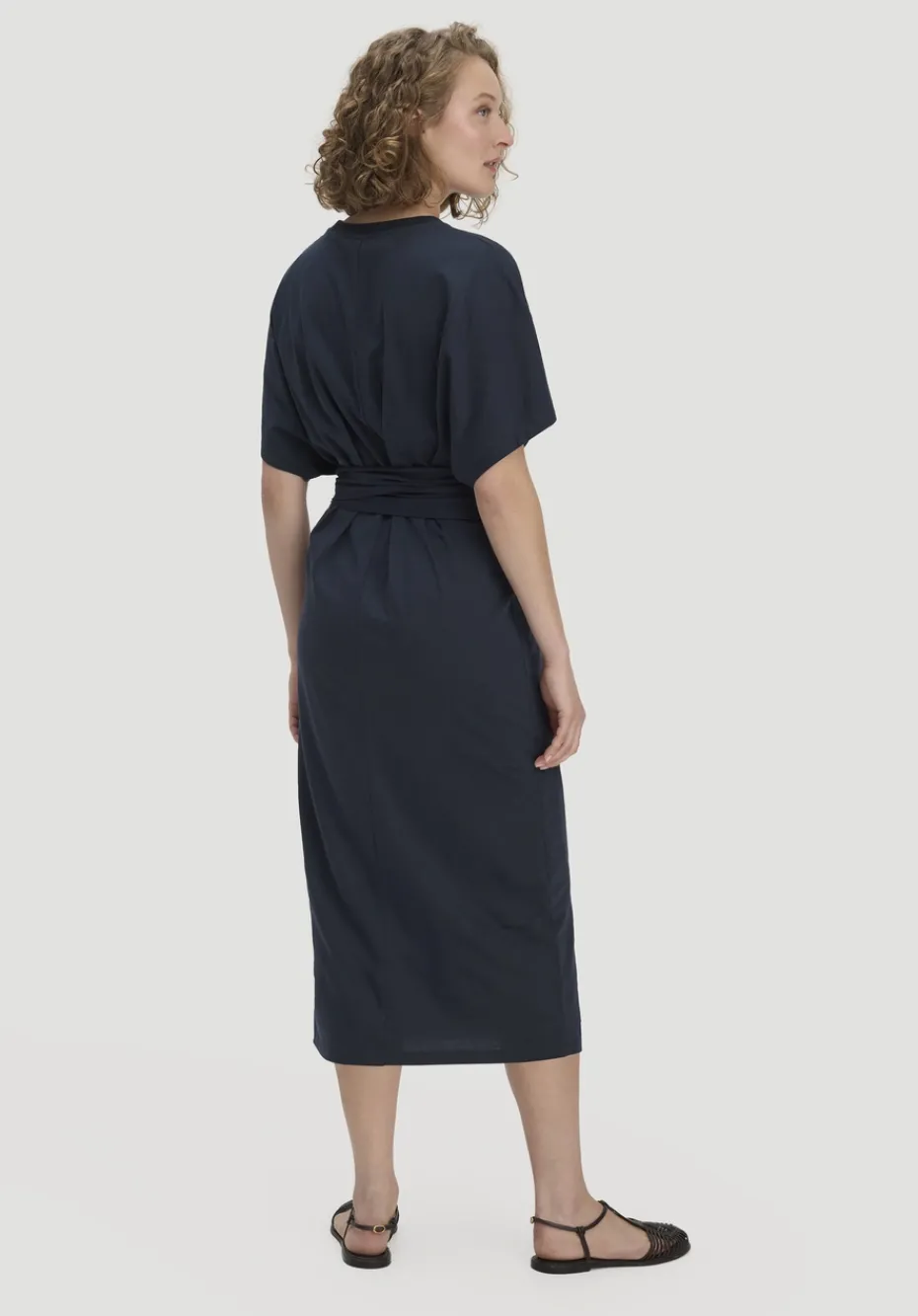 hessnatur Jersey Kleid Midi Oversize aus reiner Bio-Baumwolle von marine New