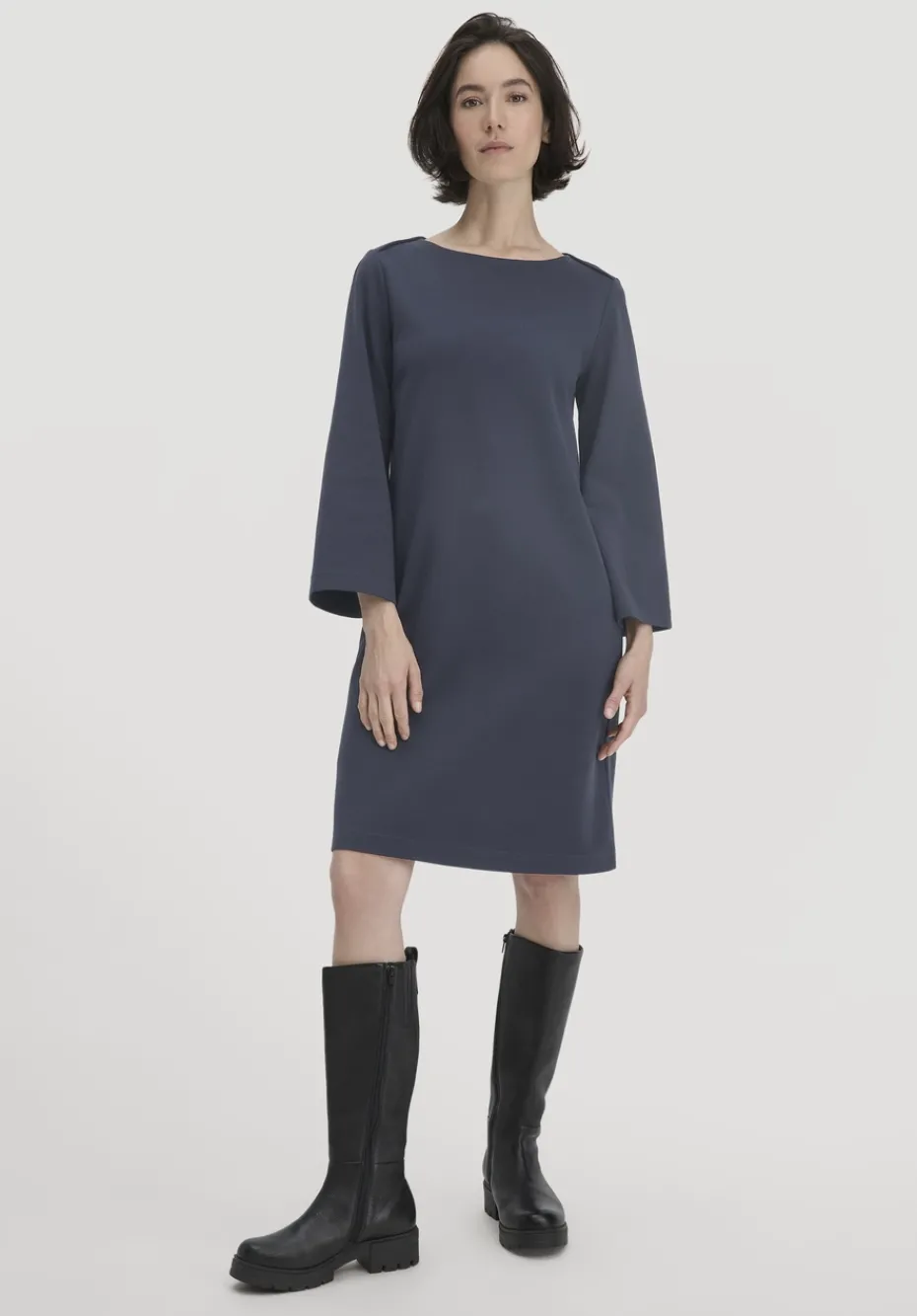 hessnatur Jersey Kleid Mini Regular aus Bio-Baumwolle von marine Sale