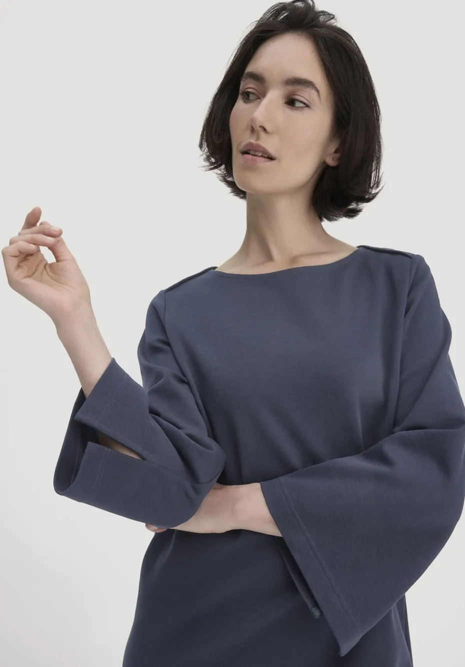 hessnatur Jersey Kleid Mini Regular aus Bio-Baumwolle von marine Sale