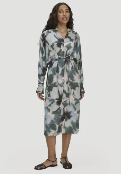 hessnatur Kimono Kleid Wickeloptik Midi aus LENZING™ ECOVERO™ von marine Online