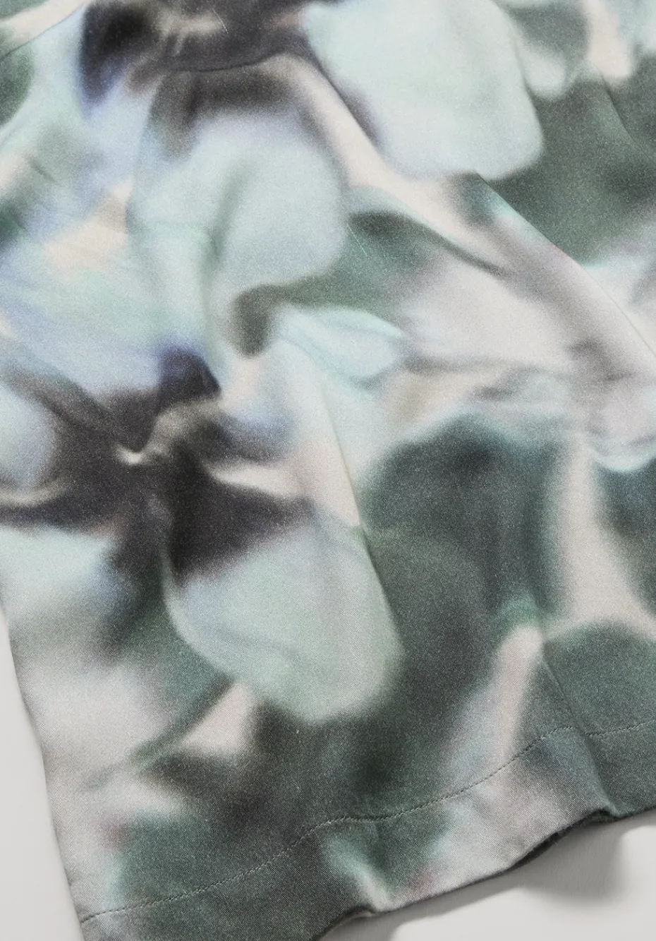 hessnatur Kimono Kleid Wickeloptik Midi aus LENZING™ ECOVERO™ von marine Online