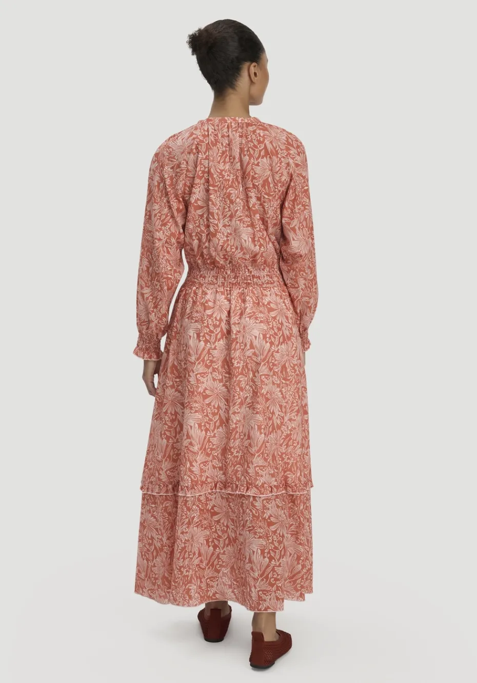 hessnatur Kleid mit Taillierung Maxi aus reiner Bio-Baumwolle von pfirsichrot Sale