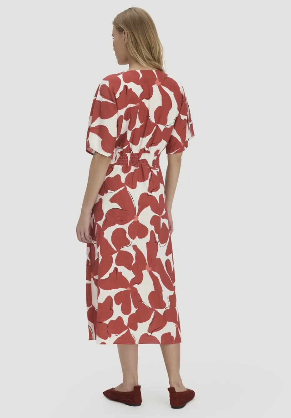 hessnatur Kleid mit Taillierung Midi aus reinem Leinen von terrakotta Clearance